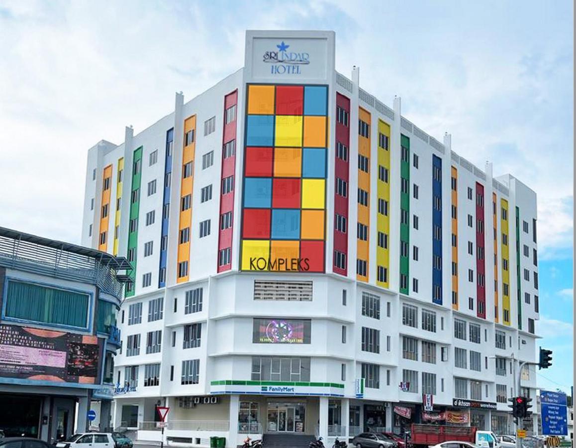 Sri Indar Hotel & Suites Парит Бунтар Екстериор снимка