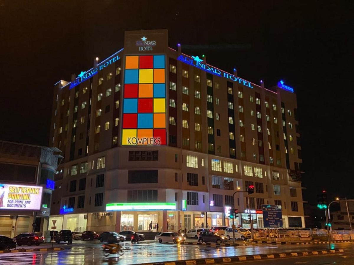 Sri Indar Hotel & Suites Парит Бунтар Екстериор снимка