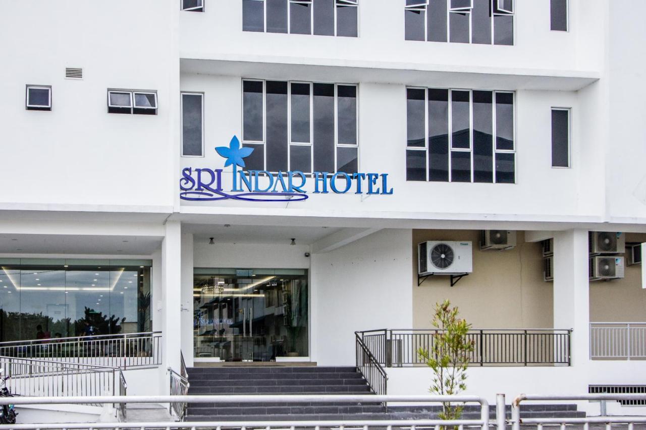 Sri Indar Hotel & Suites Парит Бунтар Екстериор снимка